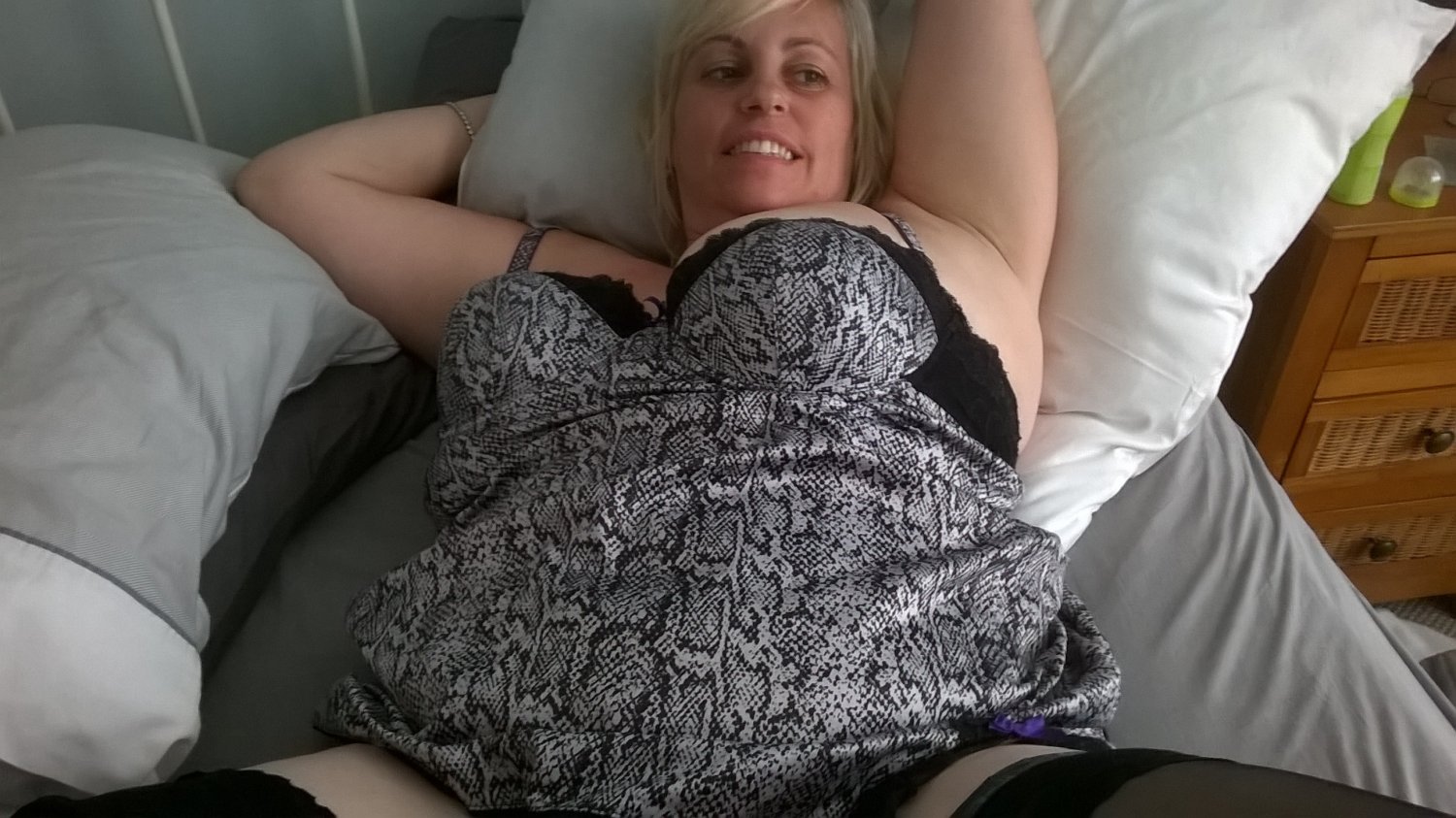 viewerswives Exposed 52yr old Essex slut whore lisa - ポルノ - EroMe
