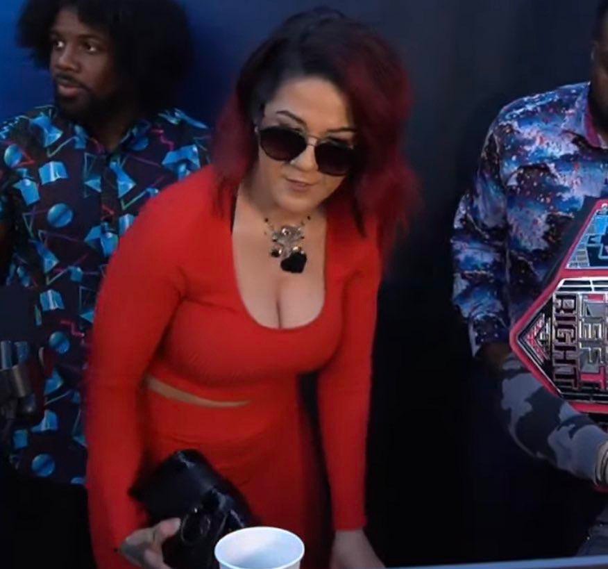 Bayley (WWE) showing off her big natural tits - Porn - EroMe