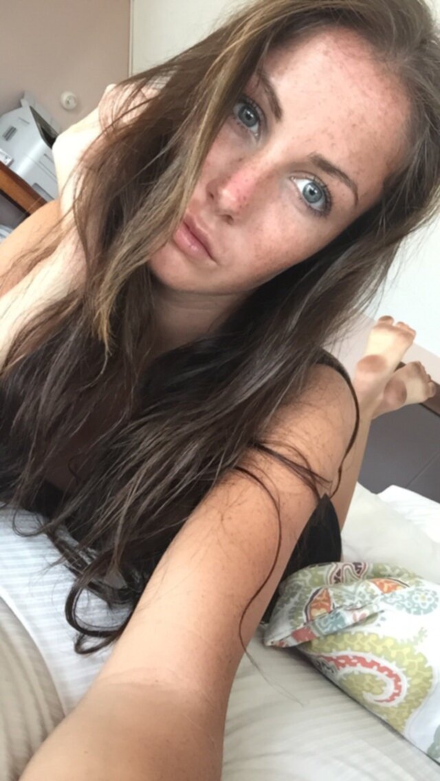 Courtney Webslut #AErt1P2x