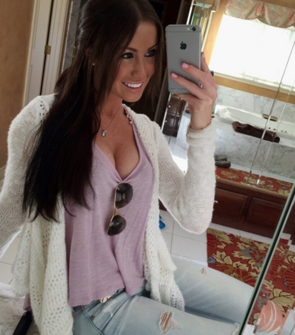 Courtney Webslut #nQcjBcI5