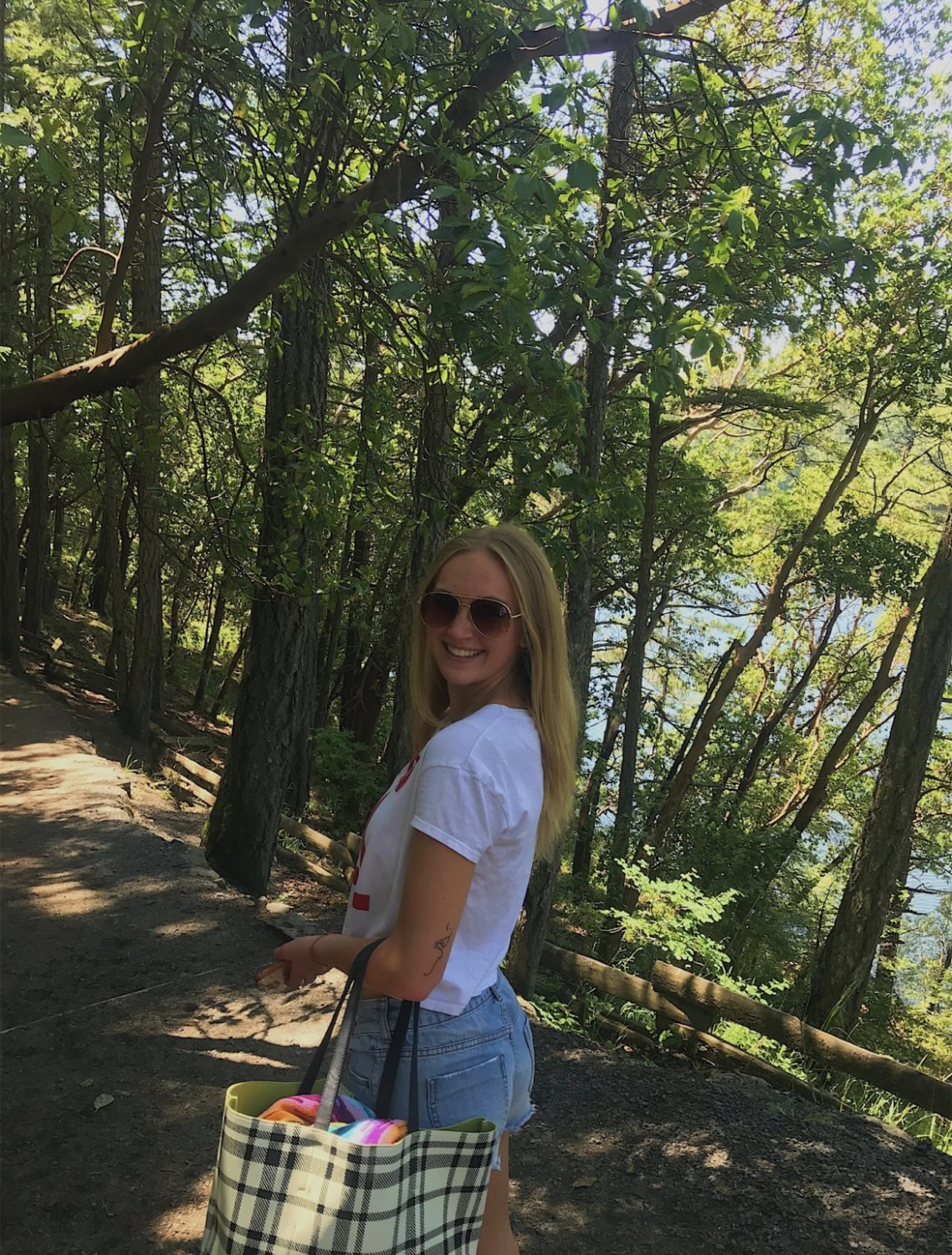 Madi Novak – Victoria, BC, Canada #AGnBhbzz