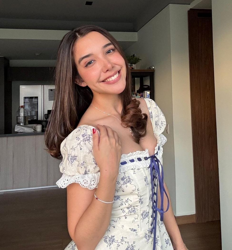 Tiktoks de la puta bethcast, cual de esos 6 bailes es su favorito? Que rica es la perra #VqBziucG