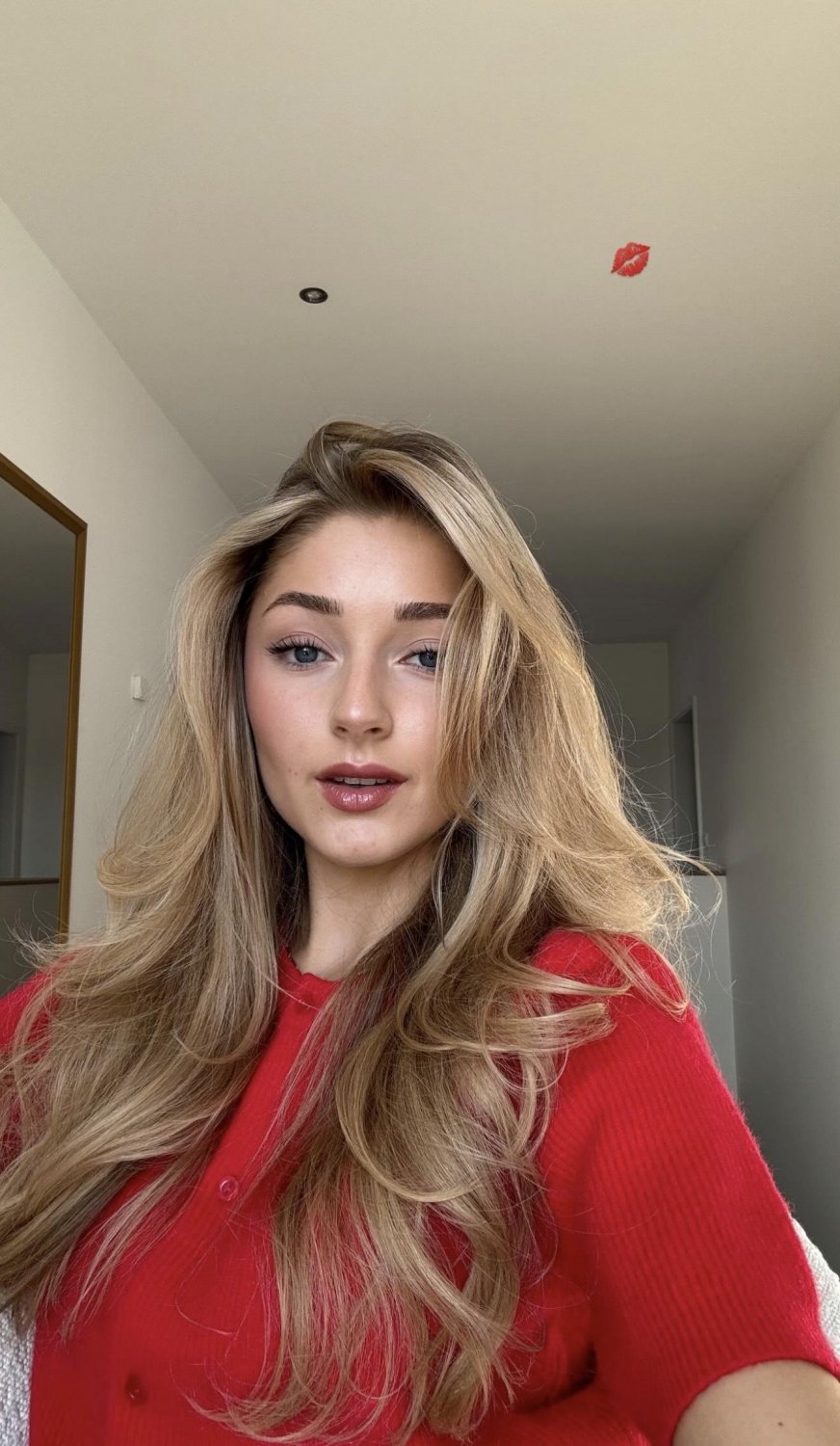 Sexy tight blonde loves to suck cock #hMim7dXy