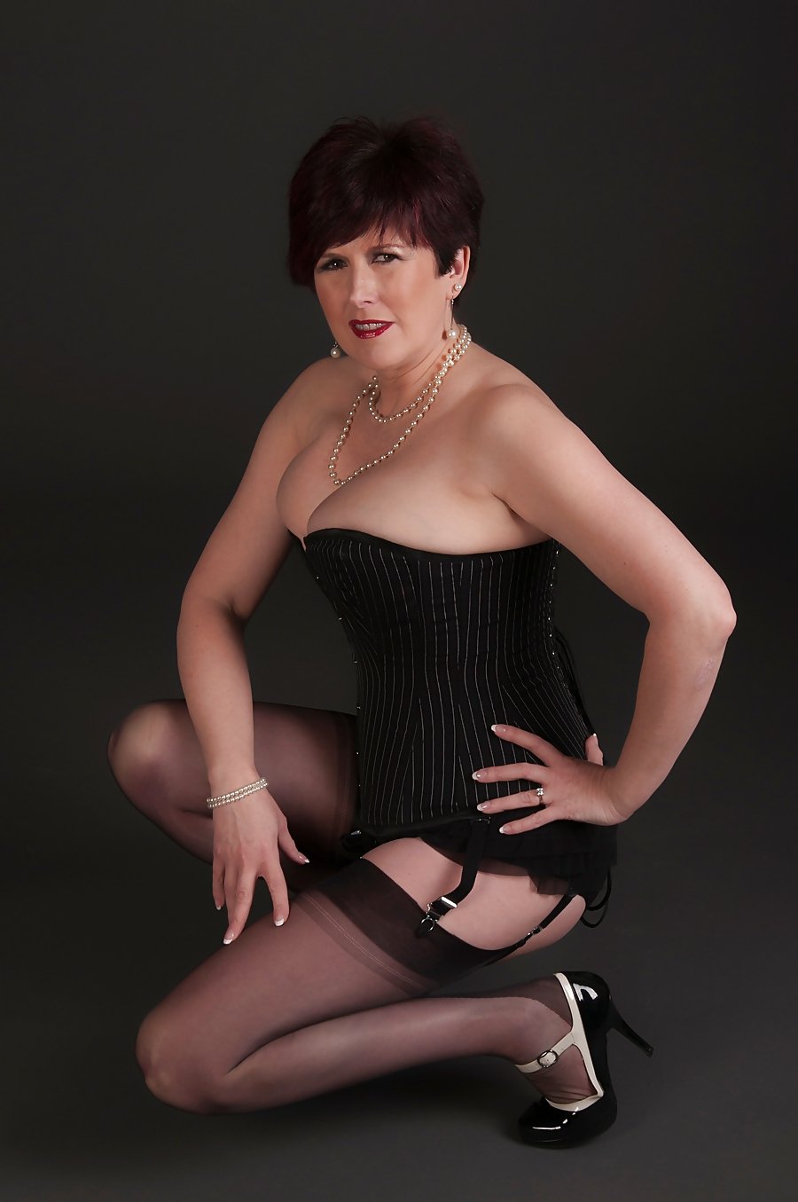 Uk British mature model Joyce Brown #Wh6gE6Sz