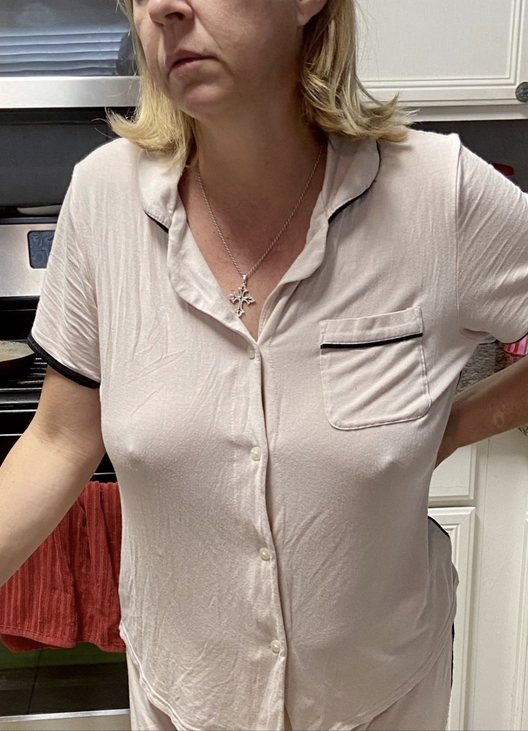 Braless Pokie Wives and Girlfriends #EEwfiV2p